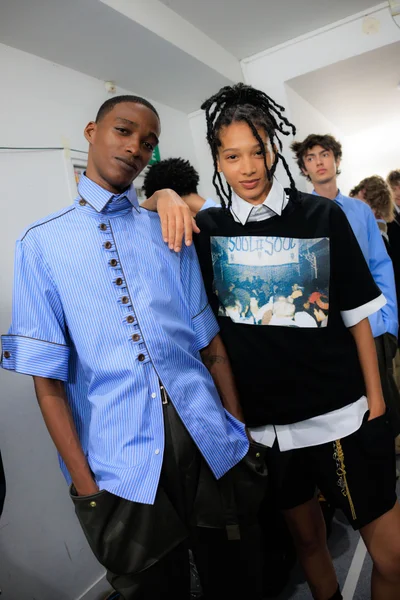 Look 11